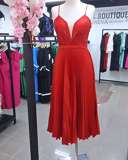 Kırmızı Saten Elbise