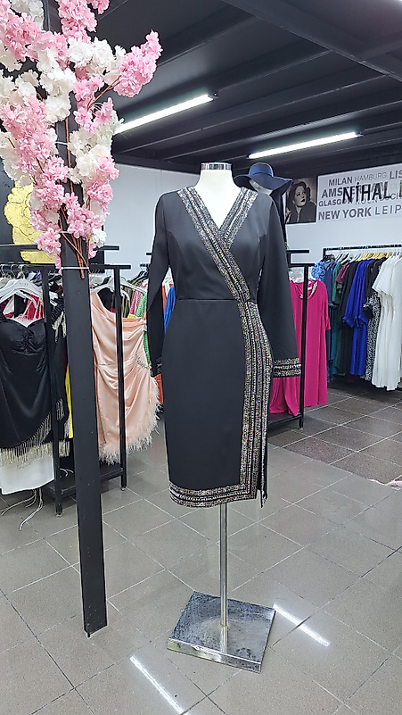 Siyah Taşlı Elbise