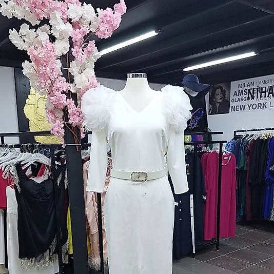 Beyaz Güllü Elbise