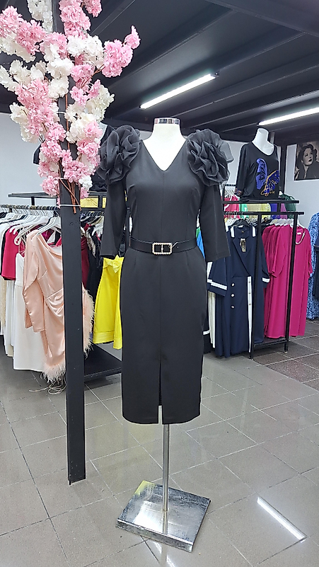 Siyah Güllü Elbise