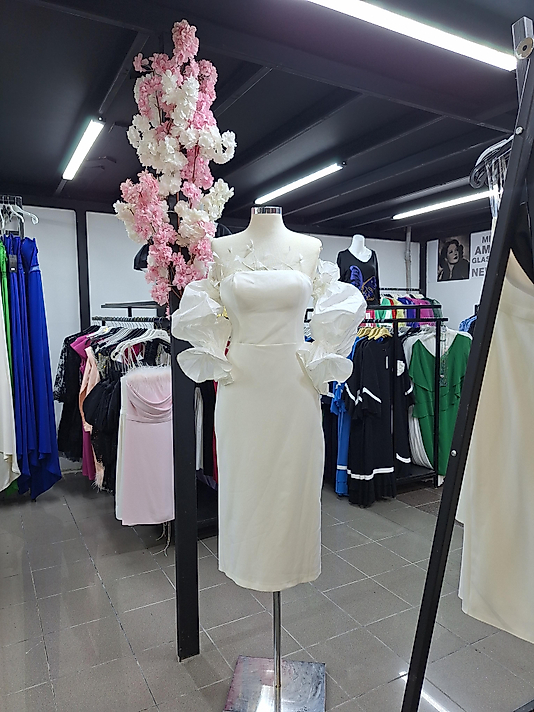 Beyaz Straplez Elbise